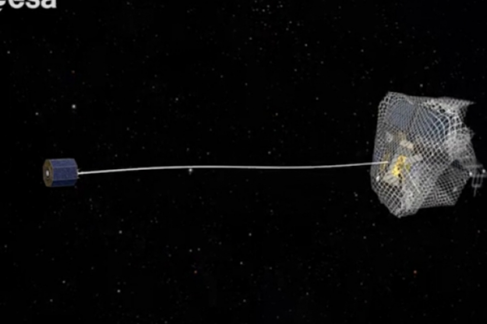 Agência Espacial Européia irá usar redes gigantes para limpar lixo espacial