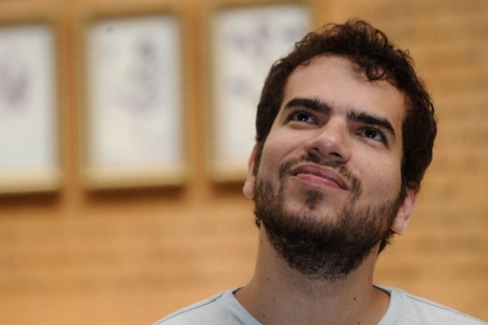 Matemático premiado pede cuidado nos cortes de recursos para pesquisa científica no Brasil
