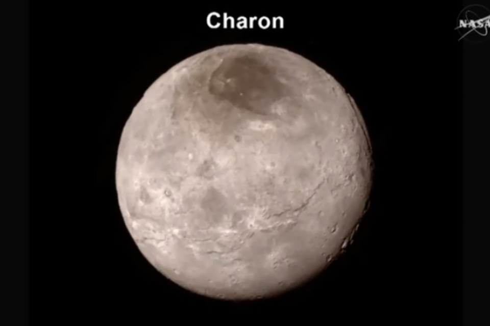 Sonda New Horizons envia foto de Charon, a maior lua de Plutão