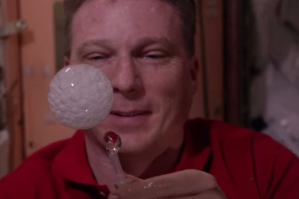 Nasa testa câmera de altíssima definição com experimento de bolha efervescente no espaço
