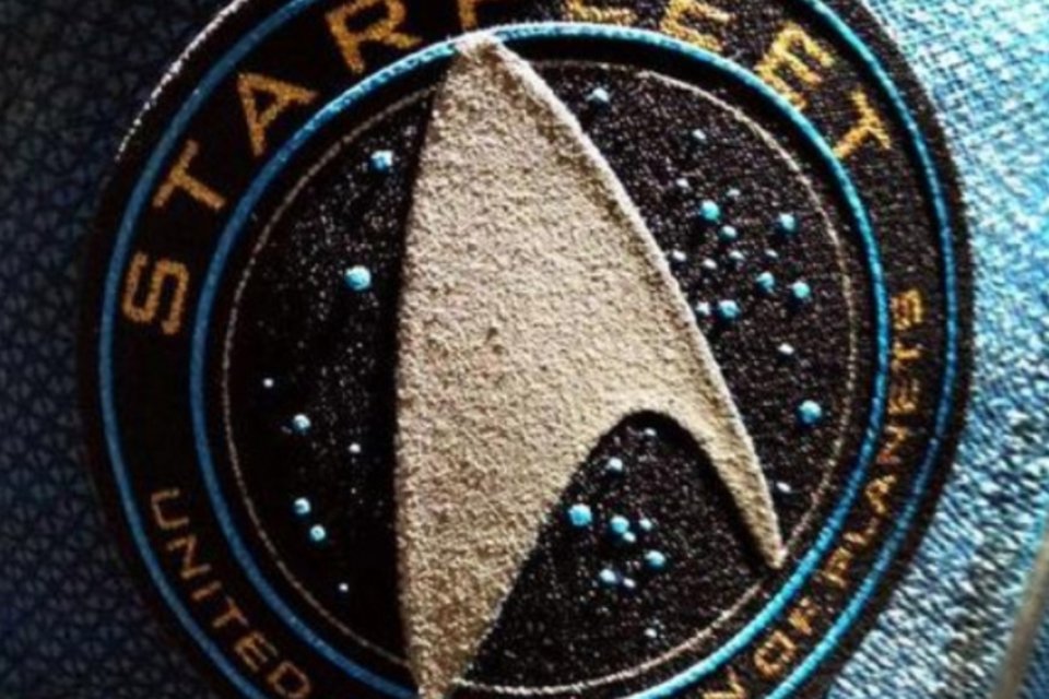 Diretor revela nome e uniforme de novo filme da franquia Star Trek