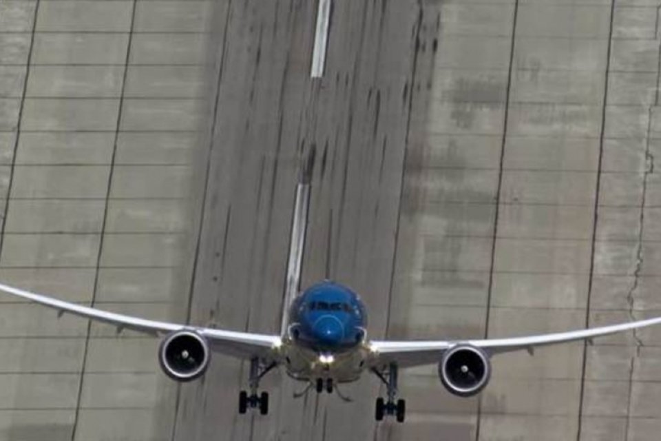 Boeing apresenta avião que decola quase verticalmente