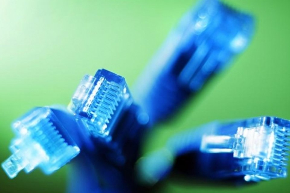 Brasil adiciona 172,1 mil acessos de banda larga fixa em fevereiro, diz Anatel