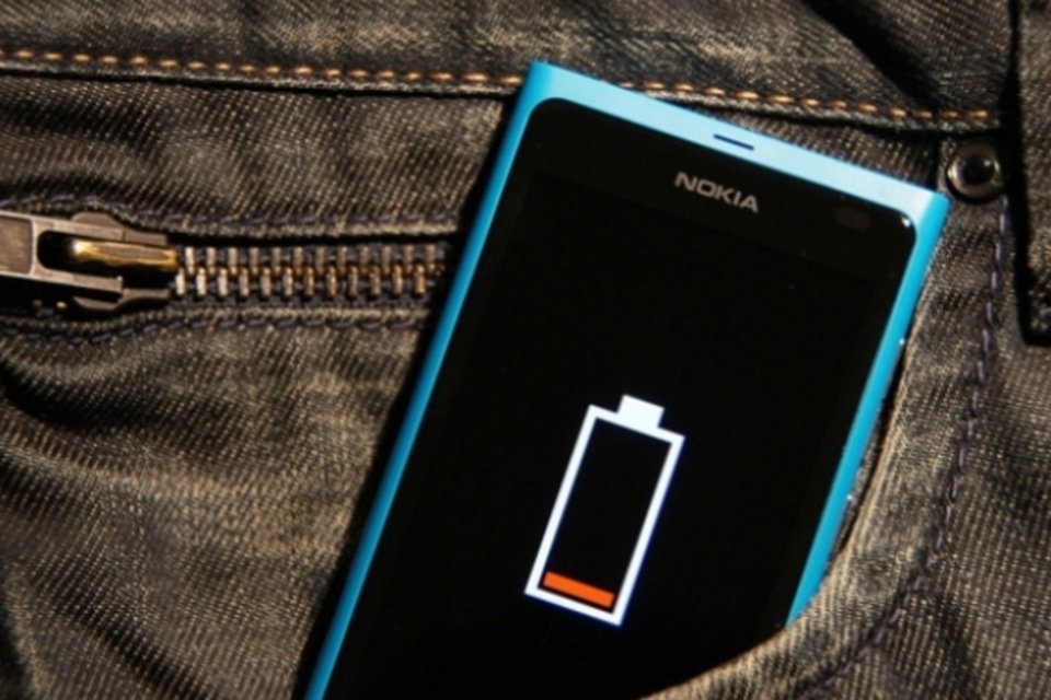 Empresa investe US$ 15 milhões para tentar dobrar duração da bateria do seu smartphone