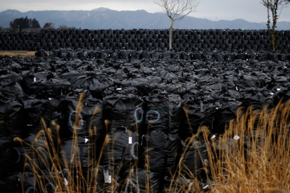 Japão compra terrenos em Fukushima para armazenar terra radioativa