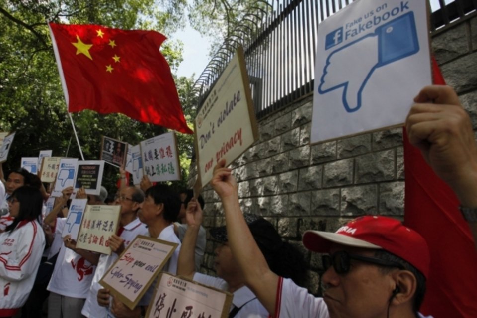 Redes sociais chinesas apagam 60 mil contas com apelidos e nomes falsos