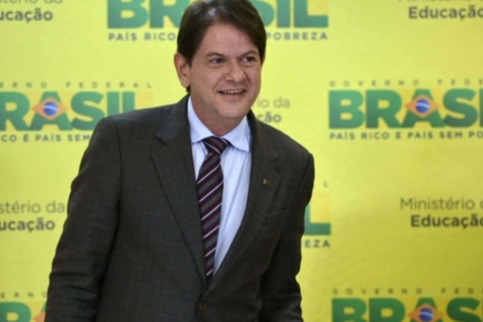 MEC abre consulta pública sobre Enem online
