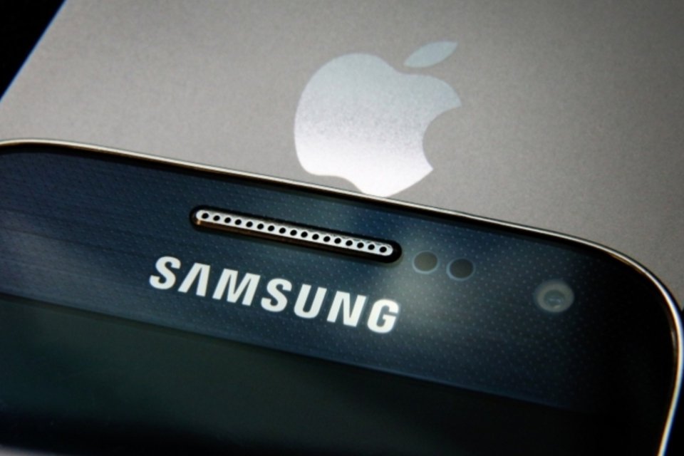 Samsung anuncia serviço de pagamentos com smartphone para concorrer com Apple Pay