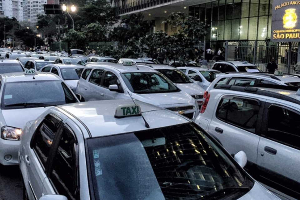 Projeto de lei que proíbe Uber em SP é aprovado em primeira votação