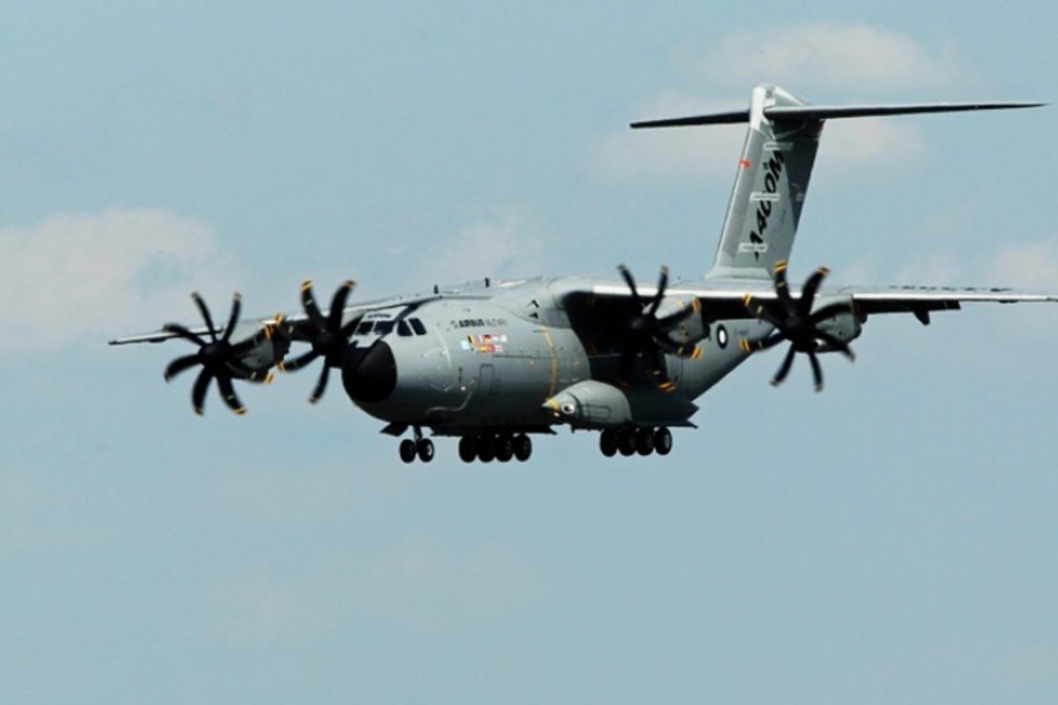 Avião militar Airbus A400M cai na Espanha durante teste e mata 4 pessoas