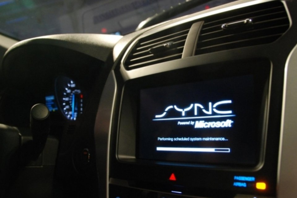Ford busca Microsoft para desenvolver serviços de carros conectados