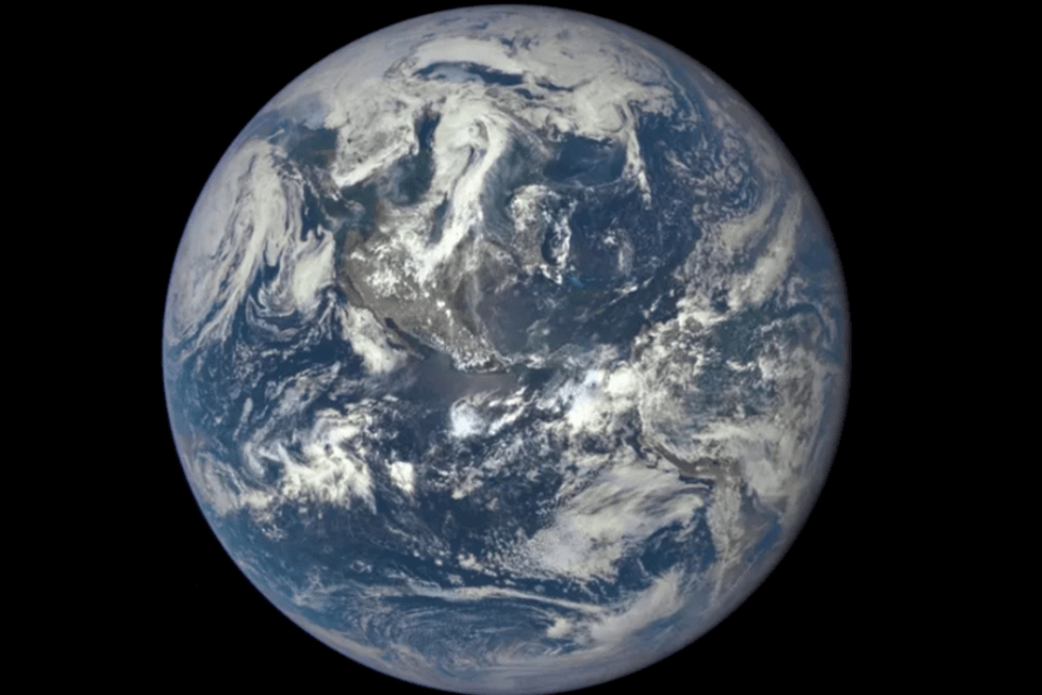 Veja a incrível foto que a NASA tirou da Terra a milhares de quilômetros do planeta