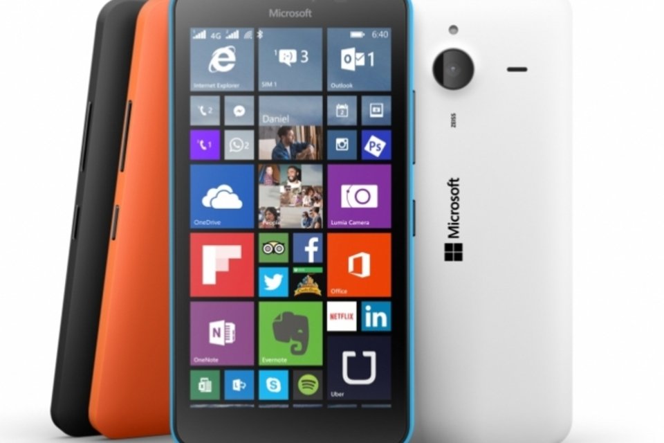 Microsoft anuncia smartphones com telas grandes e baixo custo