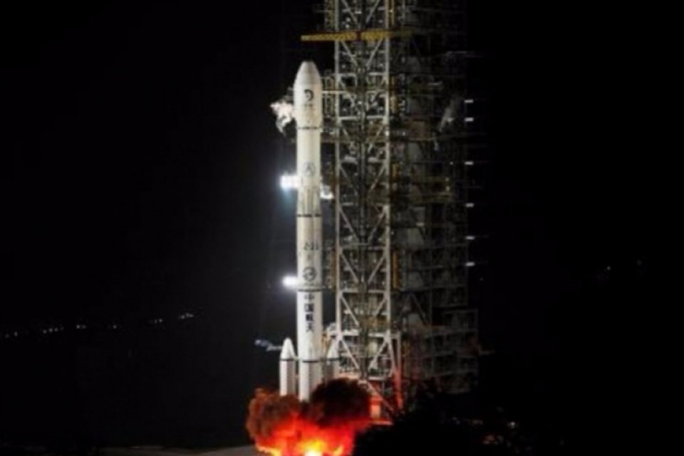 China anuncia lançamento de novo foguete espacial