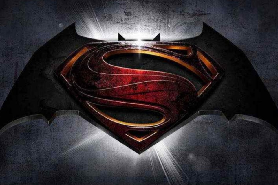 Primeiro trailer de Batman vs. Superman é divulgado oficialmente