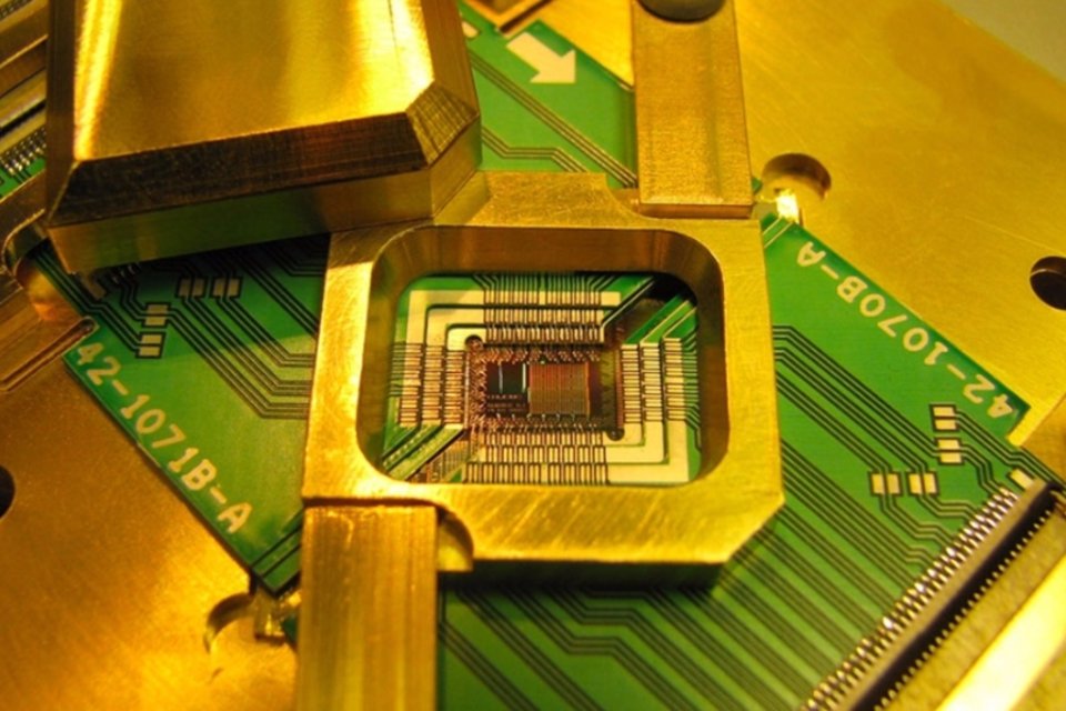 D-Wave Systems atinge marca de processamento de 1 000 bits quânticos