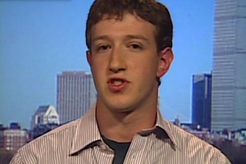 Assista a vídeo histórico de Zuckerberg explicando o que é o Facebook