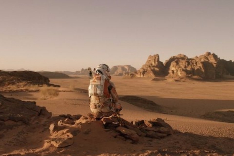 O astronauta Matt Damon apresenta sua tripulação no primeiro teaser de "Perdido em Marte"