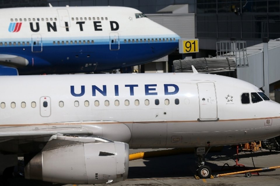 United Airlines irá usar fezes de animais como combustível de seus aviões