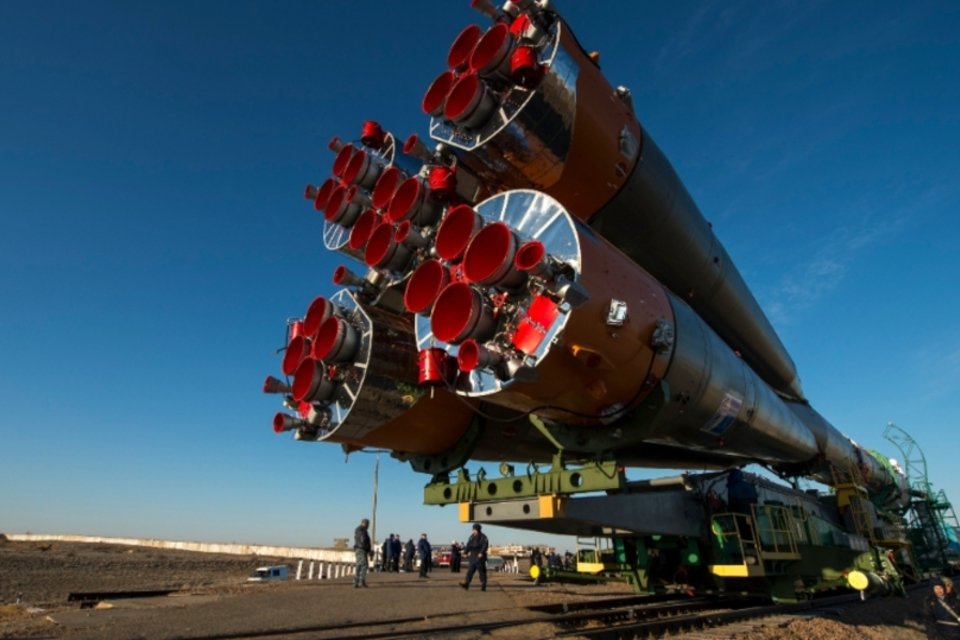 Defeito em foguete russo pode adiar viagem de astronautas à Estação Espacial