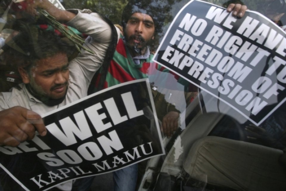 Índia declara ilegal lei que limita liberdade de expressão na internet