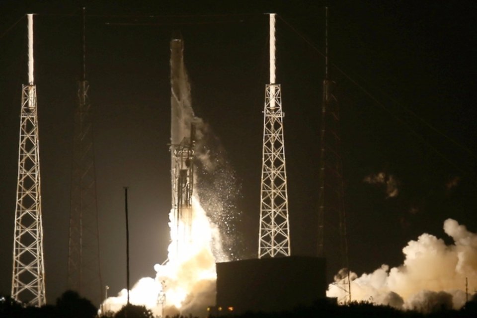 SpaceX recebe autorização para lançar satélites espiões militares para os EUA