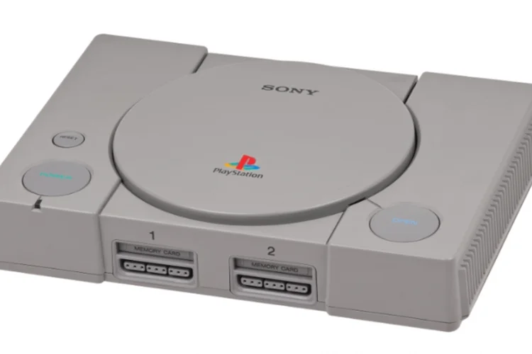 Playstation  (Wikimedia Commons)