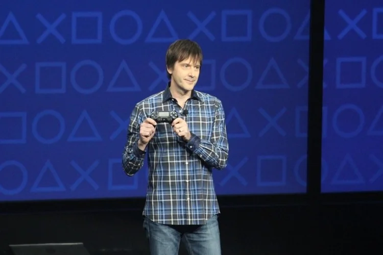 PS4 348743834 (Lucas Patrício)