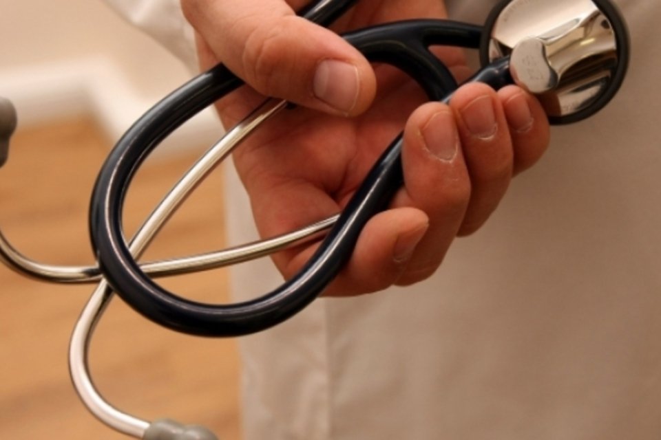 Governo estuda criar teto para despesas médicas no Imposto de Renda