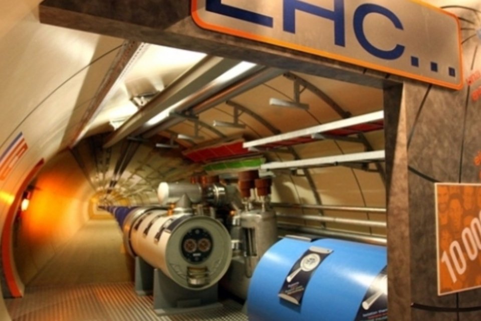 8 fotos do LHC, o maior acelerador de partículas do mundo