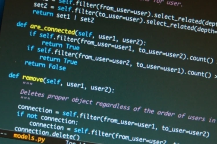 Programação: estudo mostra que habilidade com línguas é importante para aprender a programar (nyuhuhuu / Flickr/Reprodução)