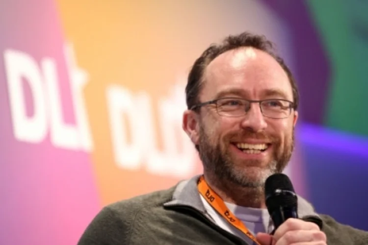 O fundador da Wikipedia, Jimmy Wales, palestra nesta terça-feira sobre como plataformas colaborativas a exemplo da própria Wikipedia podem realizar mudanças pensadas pelos cidadãos (Getty Images/Getty Images)