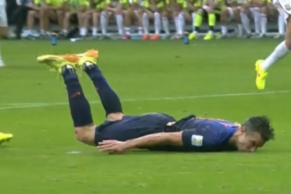 Persieing: o meme do gol 'voador' de Van Persie