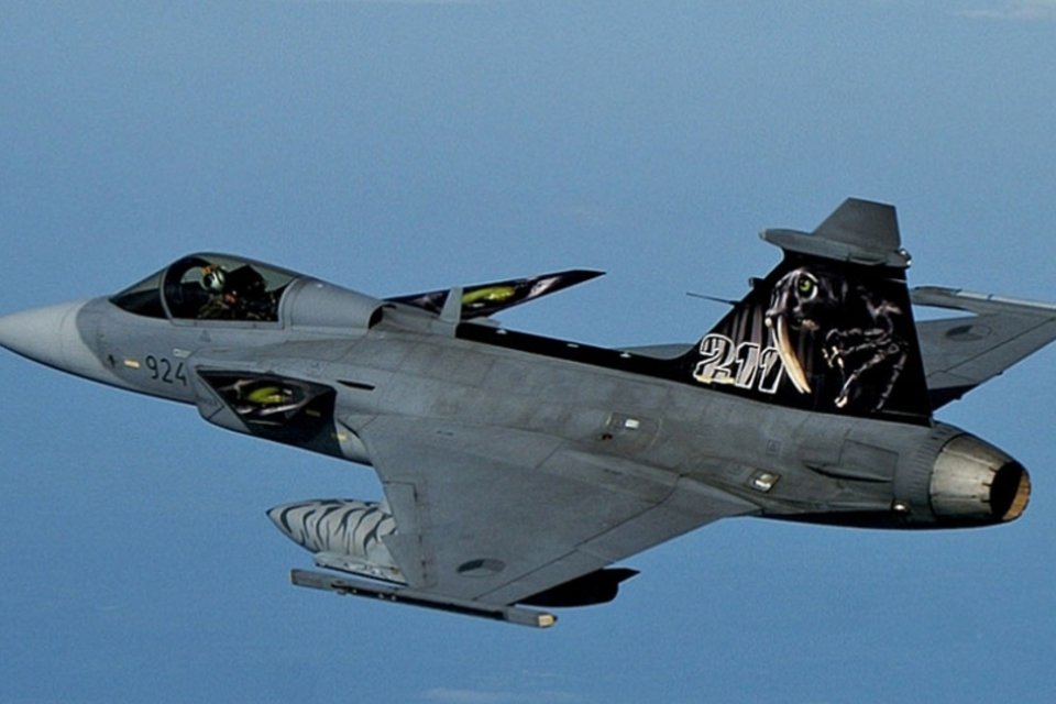 Veja oito fotos do caça sueco Gripen