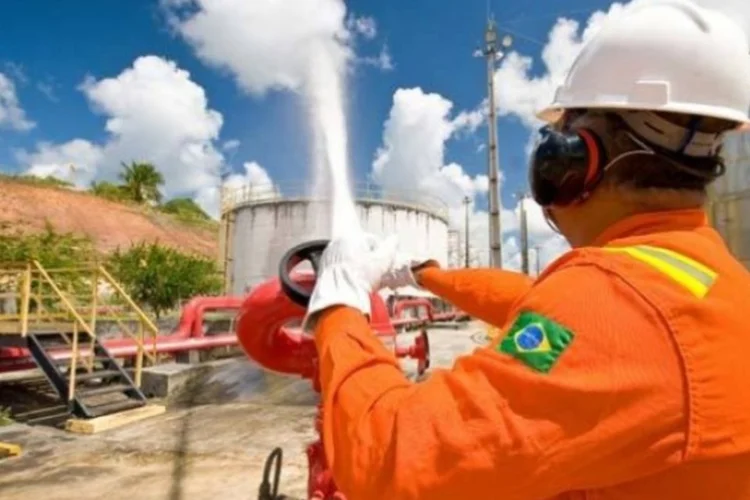Produção: a produção total na camada pré-sal foi de 1,42 milhão de barris por dia no mês passado, recuo de 2,7% em relação a setembro (Divulgação)