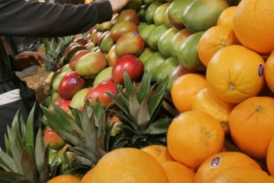 Como o desperdício de alimento afeta a economia, a saúde e o meio ambiente