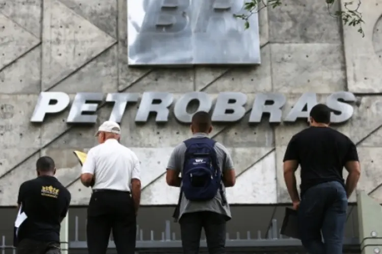 
	Petrobras: a estatal brasileira &eacute; acusada de omitir em seus comunicados o pagamento de propinas e outras formas de corrup&ccedil;&atilde;o, inflando valores de ativos
 (Getty Images)