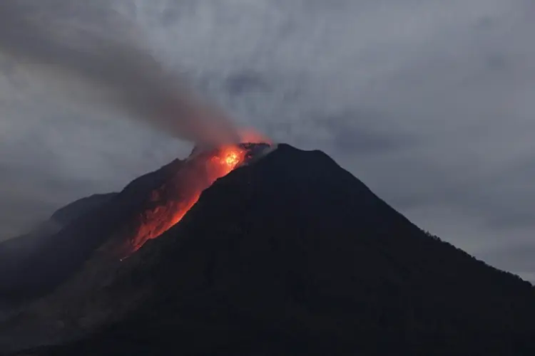 Lava escorre (Getty Images)