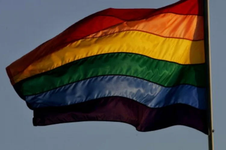 Mulher transexual denunciou nesta semana que guardas municipais da cidade de Araruama, RJ, a retiraram à força de um banheiro público feminino (Getty Images/Reprodução)