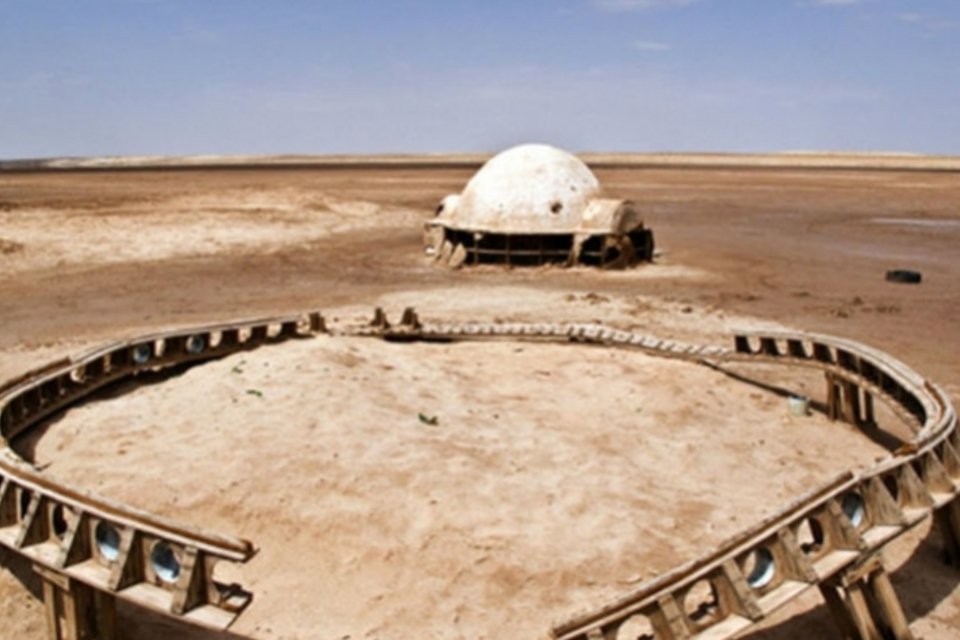 Veja fotos das ruínas de Star Wars no deserto