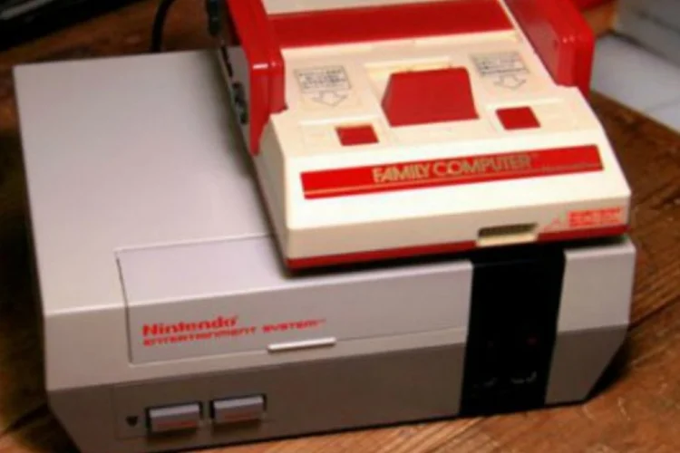 Famicom NES (Reprodução)