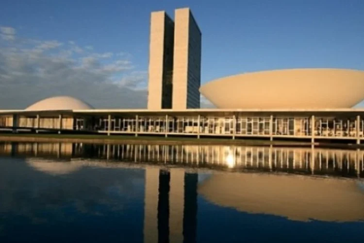 
	CPMF n&atilde;o sair&aacute; em 2015: o atraso nas negocia&ccedil;&otilde;es e a rejei&ccedil;&atilde;o do Congresso ao novo tributo s&atilde;o as principais raz&otilde;es para que a CPMF n&atilde;o seja aprovada nesse ano
 (Wikimedia Commons)