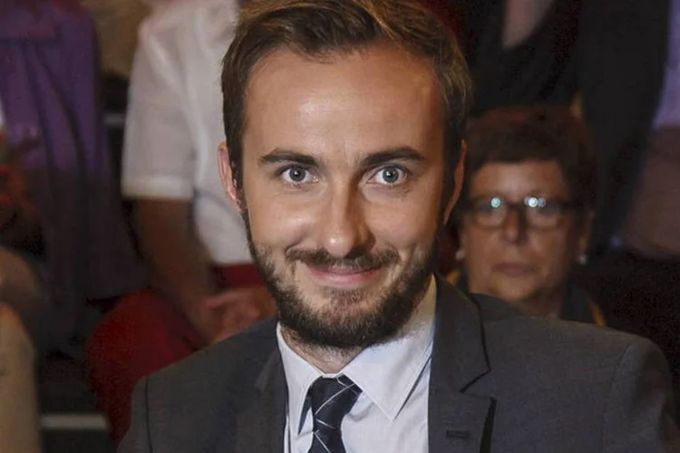 
	Comediante alem&atilde;o Jan B&ouml;hmermann, que ser&aacute; investigado por recitar na televis&atilde;o um poema obsceno sobre o presidente da Turquia.
 (Reuters/Morris Mac Matzen)