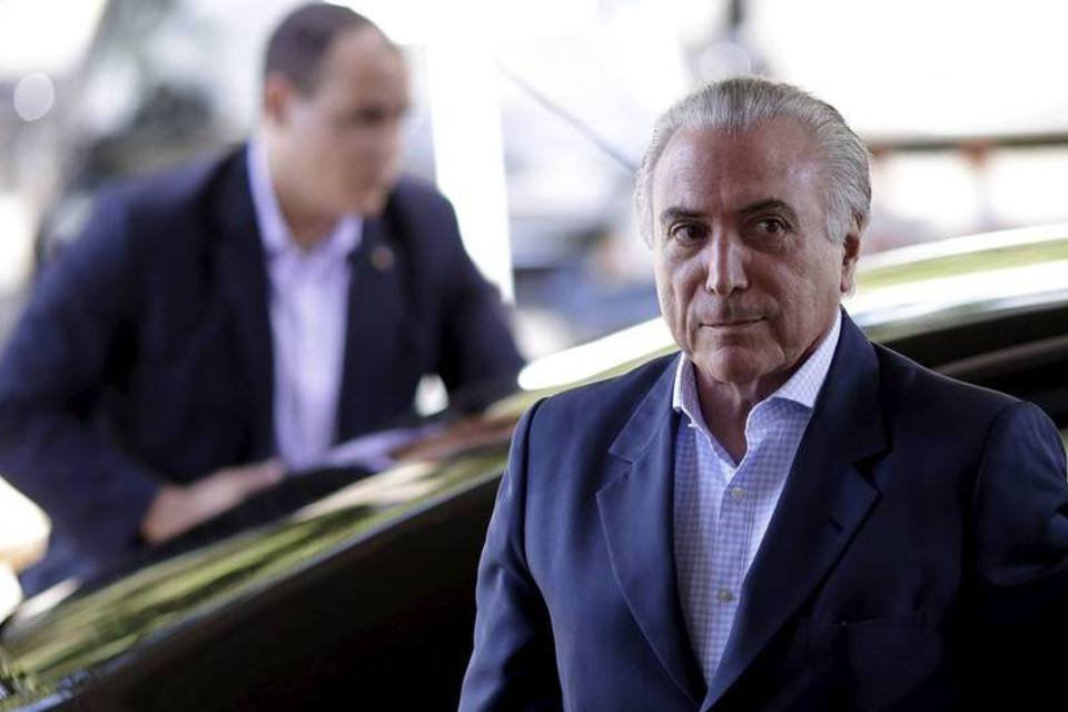 Para FT, Brasil pode ser presidido por "advogado gótico"
