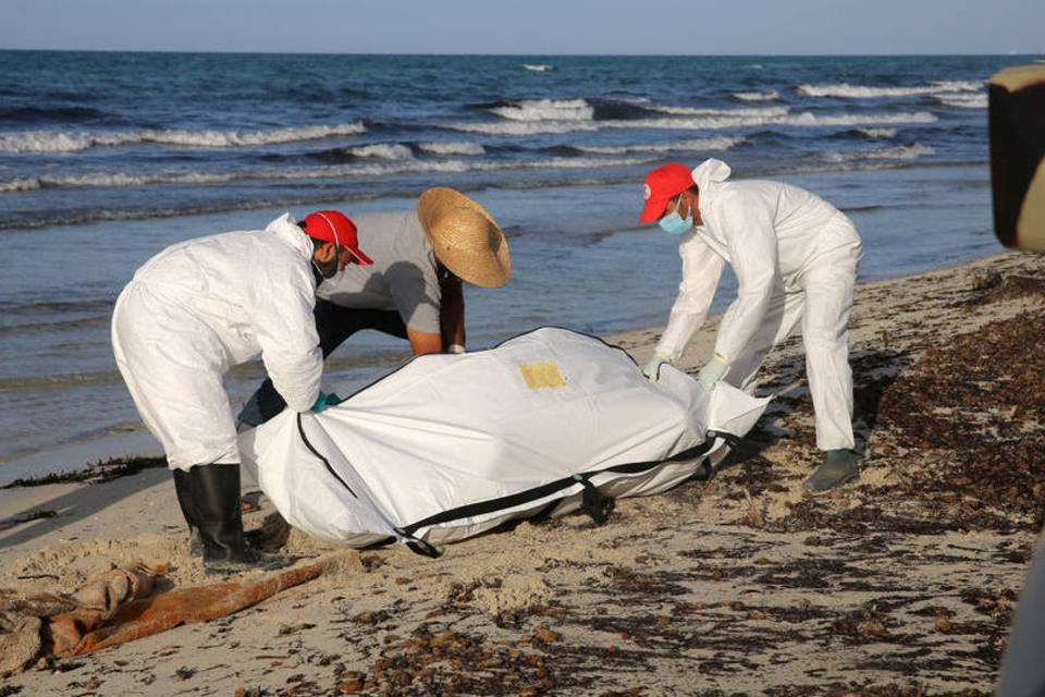 Sobe para 133 número de corpos encontrados na costa da Líbia