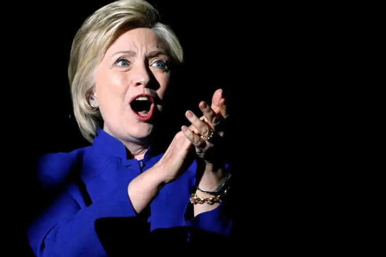 
	Hillary Clinton alcan&ccedil;a o n&uacute;mero de delegados necess&aacute;rios e ser&aacute; candidata democrata &agrave; presid&ecirc;ncia dos Estados Unidos
 (Reuters/Lucy Nicholson)