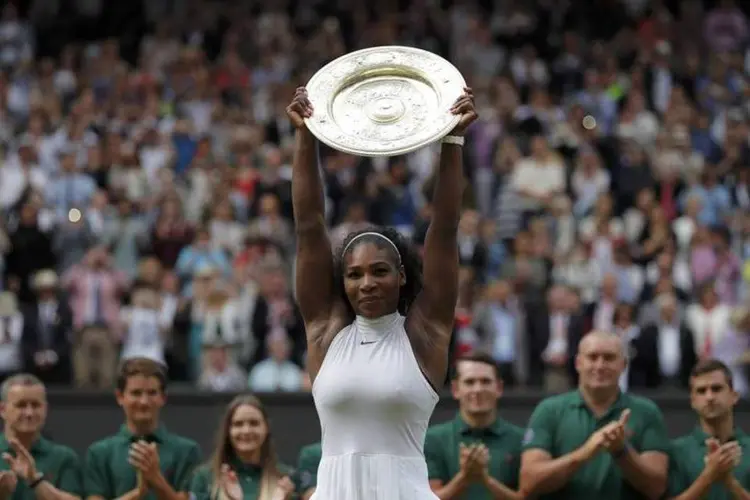 
	Serena Williams em Wimbledon: &eacute; a 71.&ordf; ta&ccedil;a da carreira da atleta
 (REUTERS/Andrew Couldridge)
