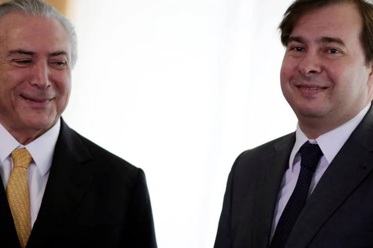 
	Rodrigo Maia: a prioridade dos deputados &eacute; aprovar a PEC que limita os gatos p&uacute;blicos
 (REUTERS/Ueslei Marcelino)