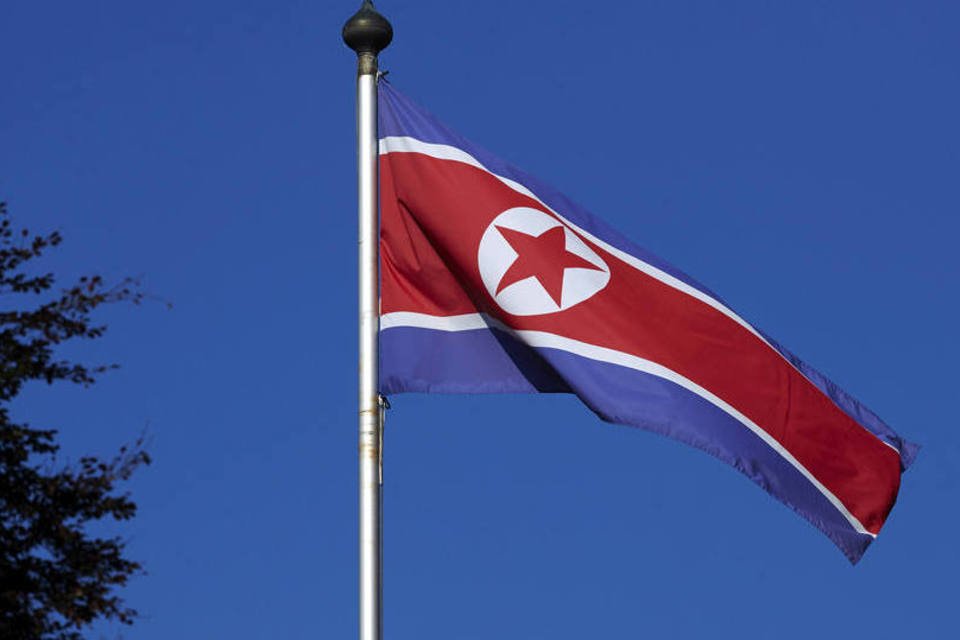 Coreia do Norte lança míssil perto de águas japonesas