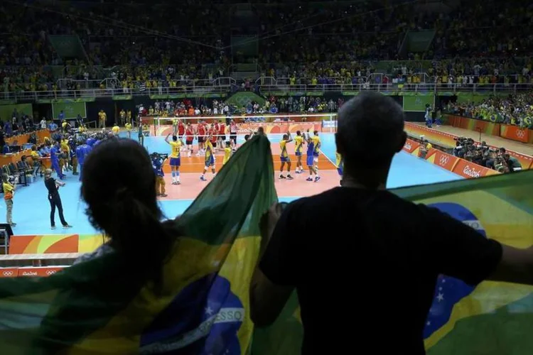 
	Torcida: se voc&ecirc; n&atilde;o estiver no est&aacute;dio, pode ter sofrido com vizinhos comemorando antes de voc&ecirc;
 (REUTERS/Marcelo del Pozo)